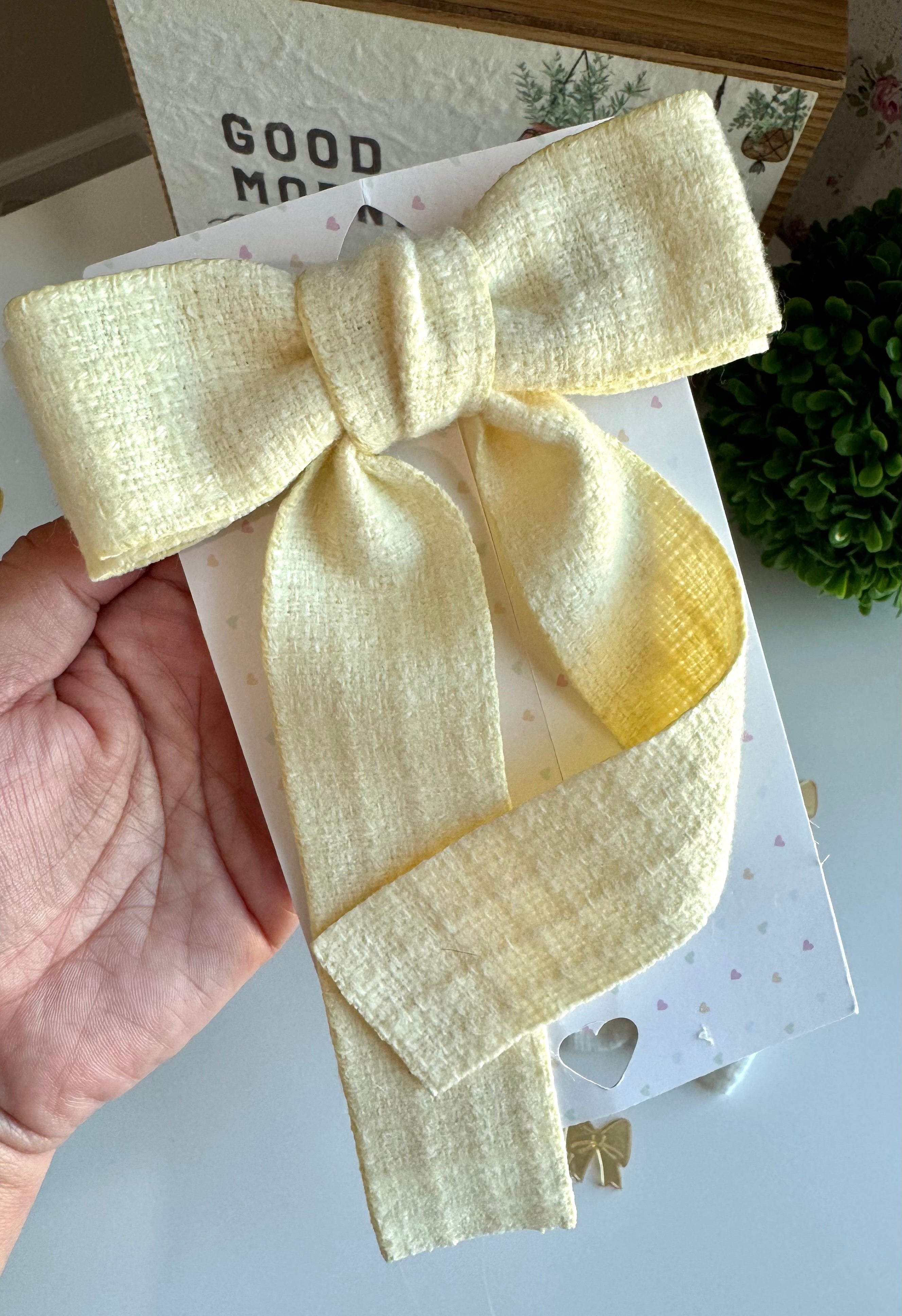 Cozy fancy hair bow