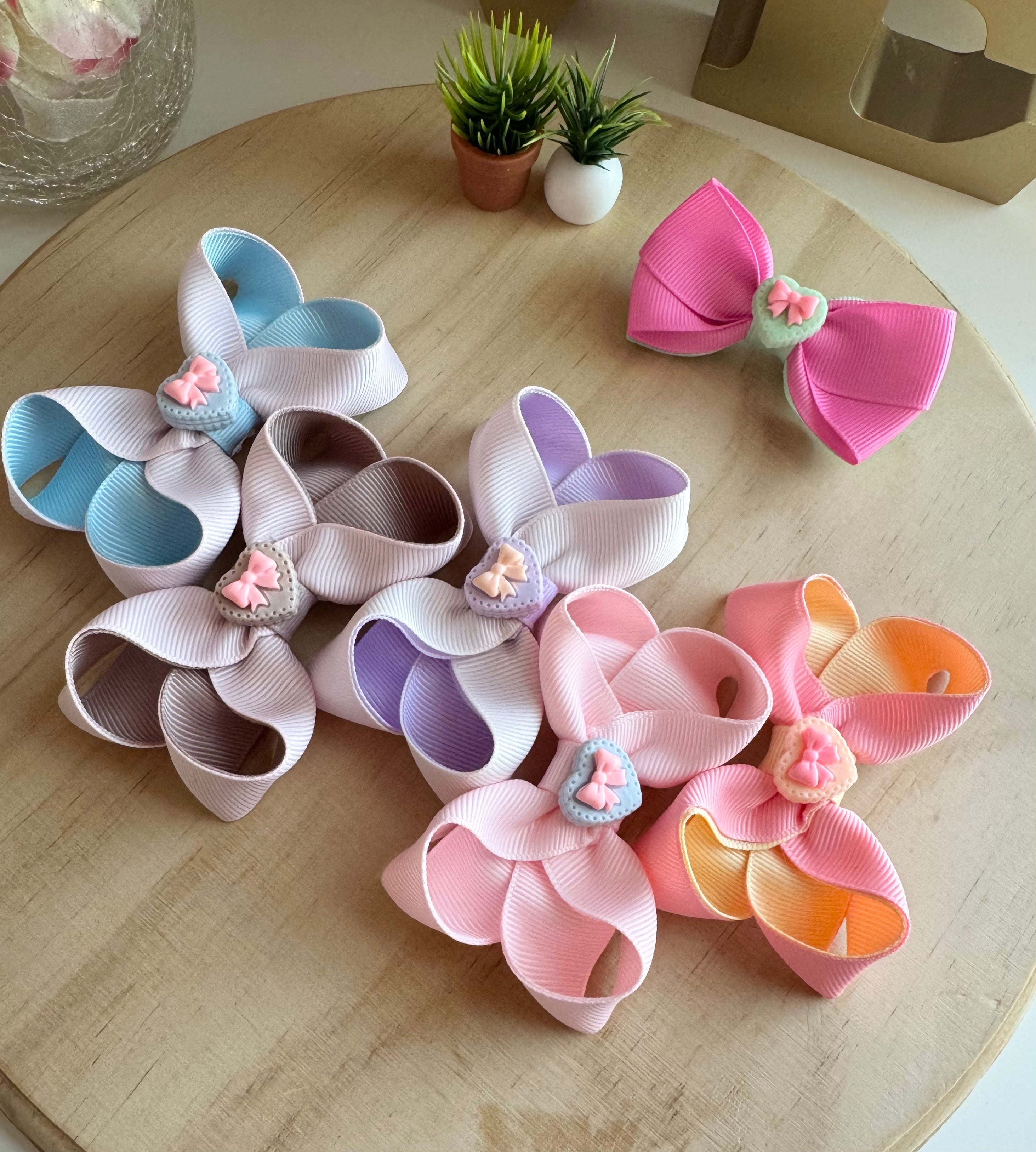 Sweetheart Hair bow